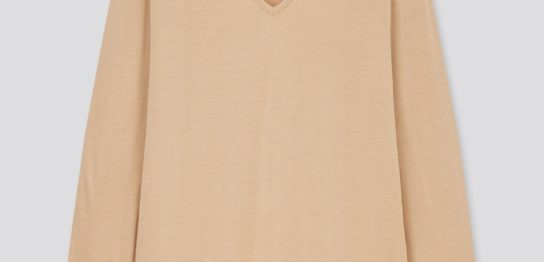 【透ける?透けない？】シャツの下にヒートテック肌着をきるなら○○色がオススメです